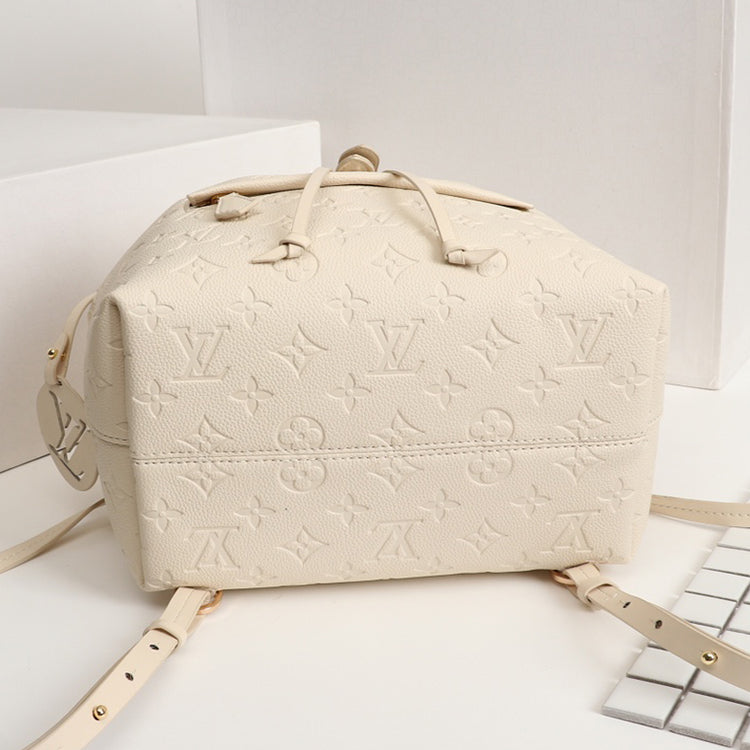 1E065BDE Stylish leather bag