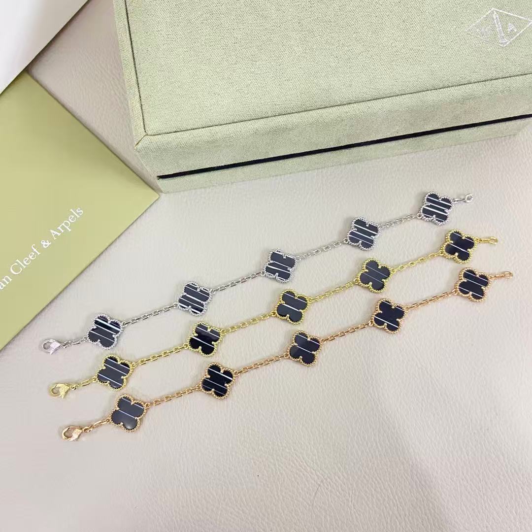 585NVA25XDE Stylish Bracelets