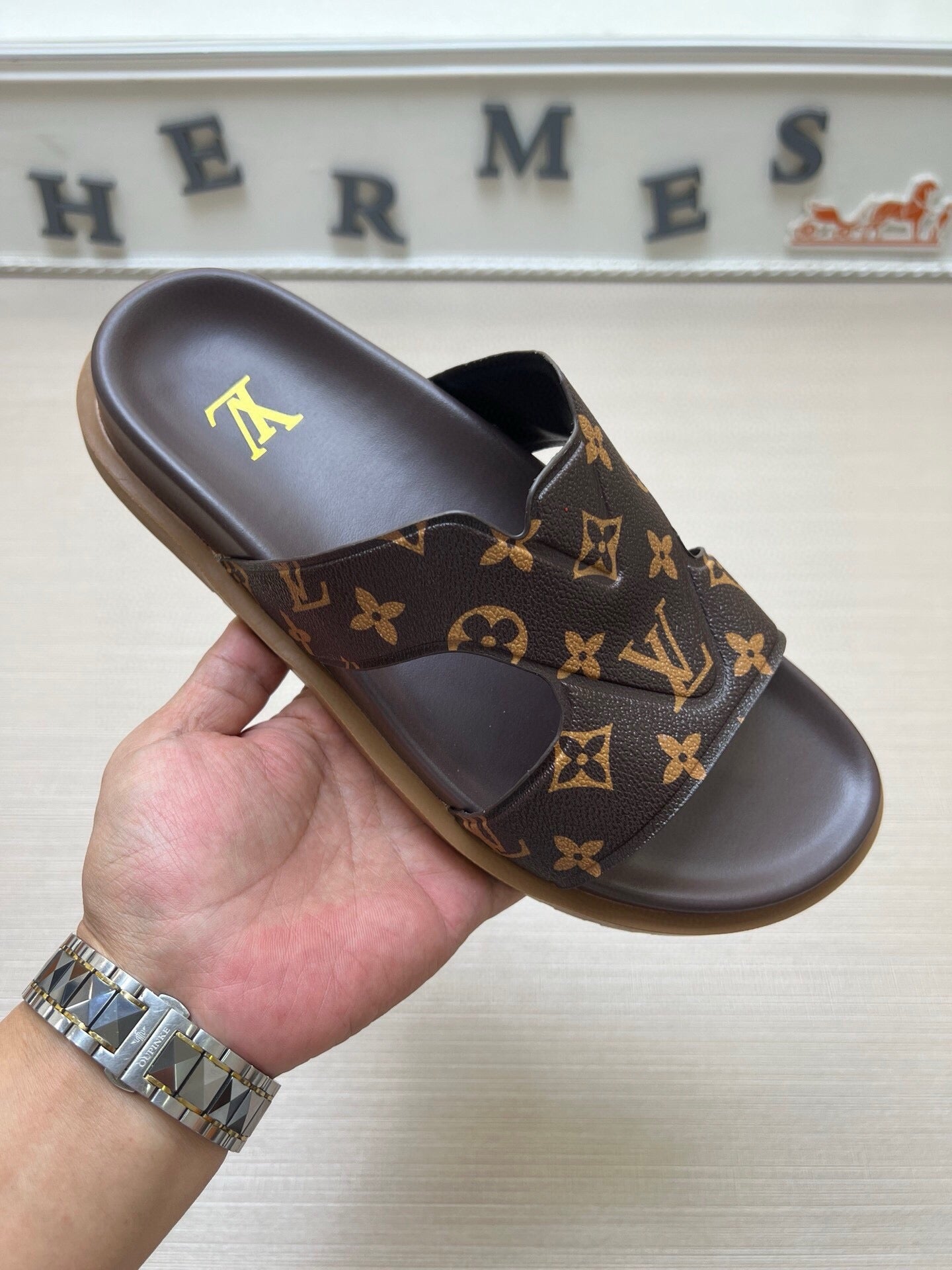 5LE228ZDE Stylish Slippers