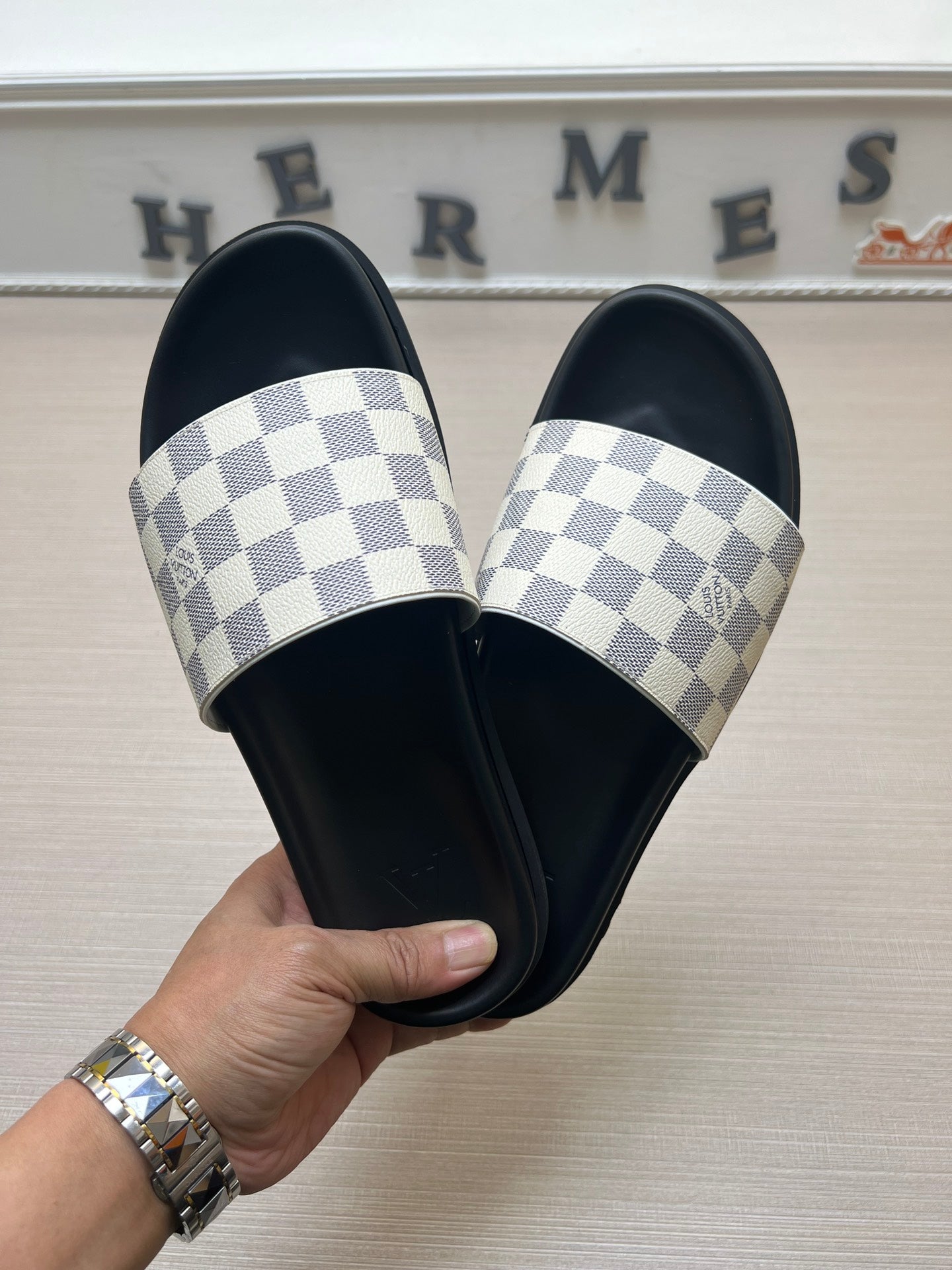 54E61ZDE Stylish slippers