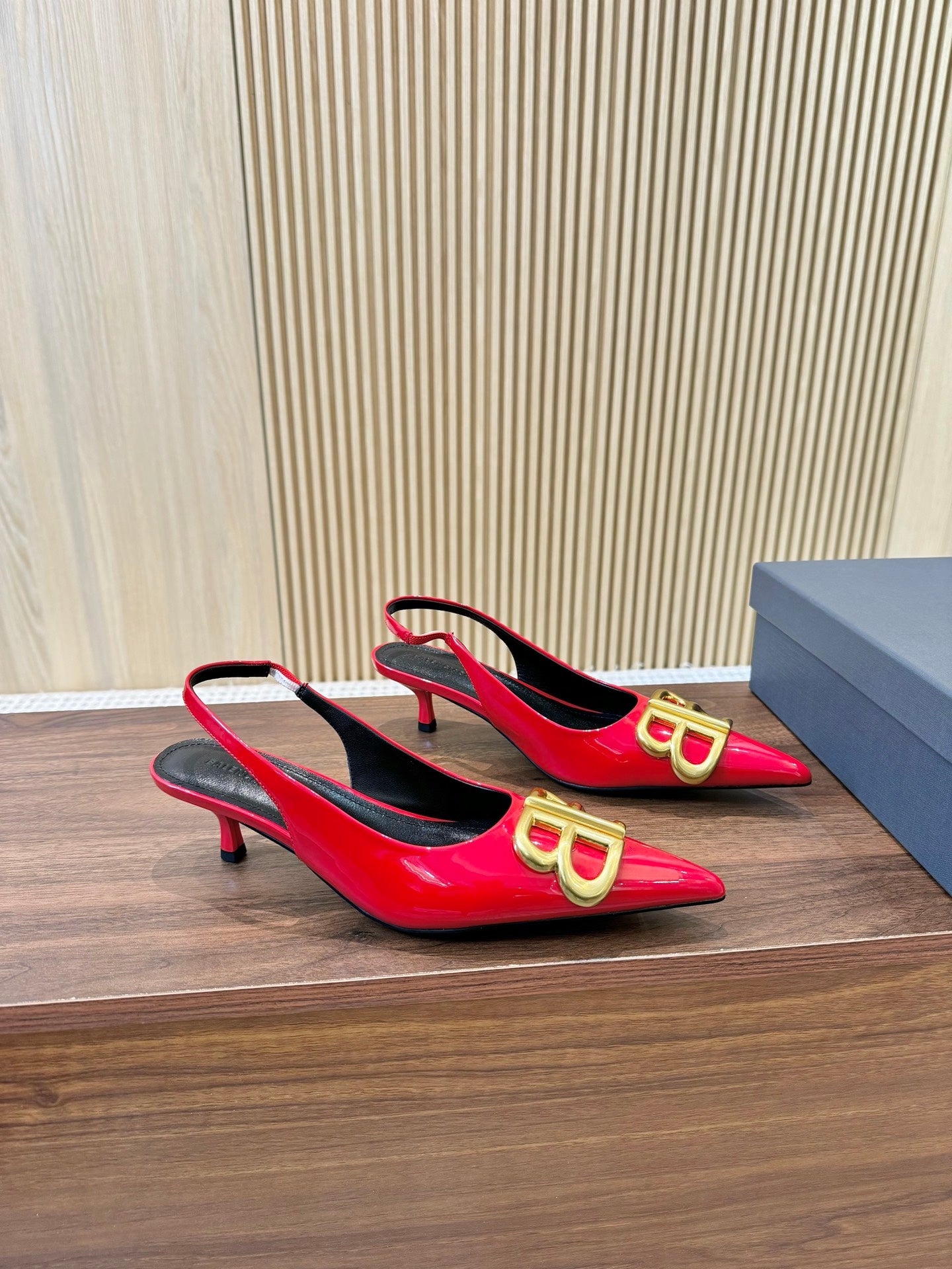 255QJ45ZDE Stylish leather High heels