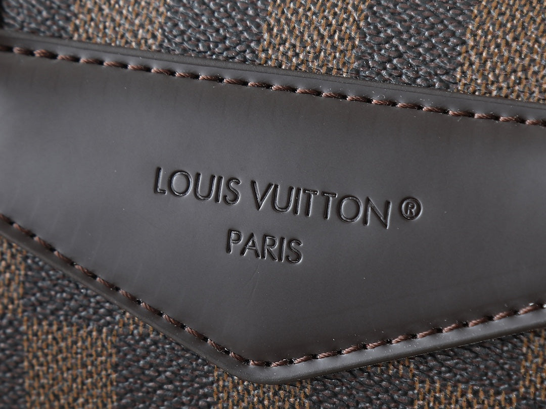 15RE18BDE Stylish leather bag