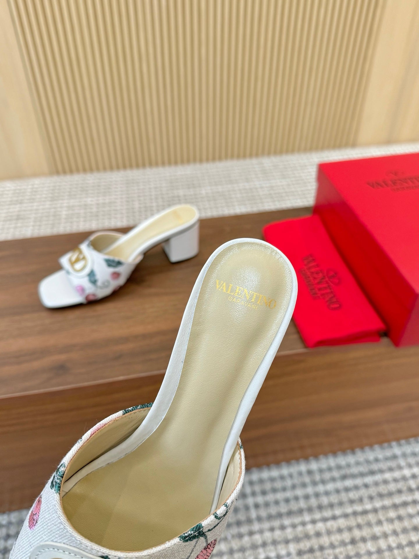 255QVL32ZDE Stylish leather shoes