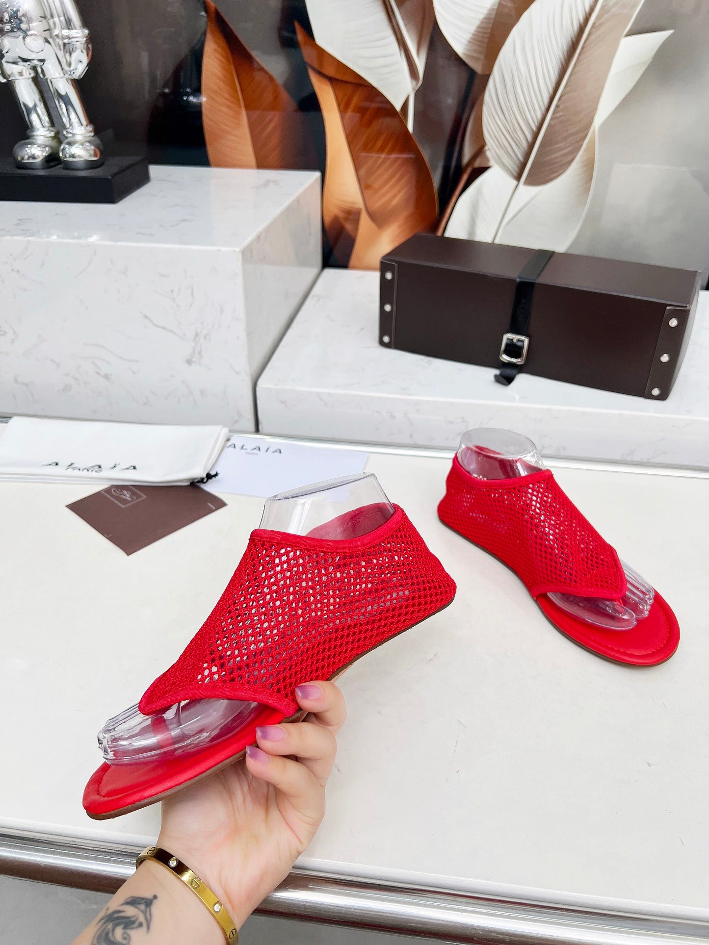 255QA24ZDE Stylish leather shoes