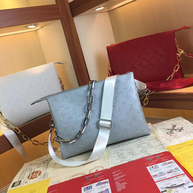 2E42BDE Stylish leather bag