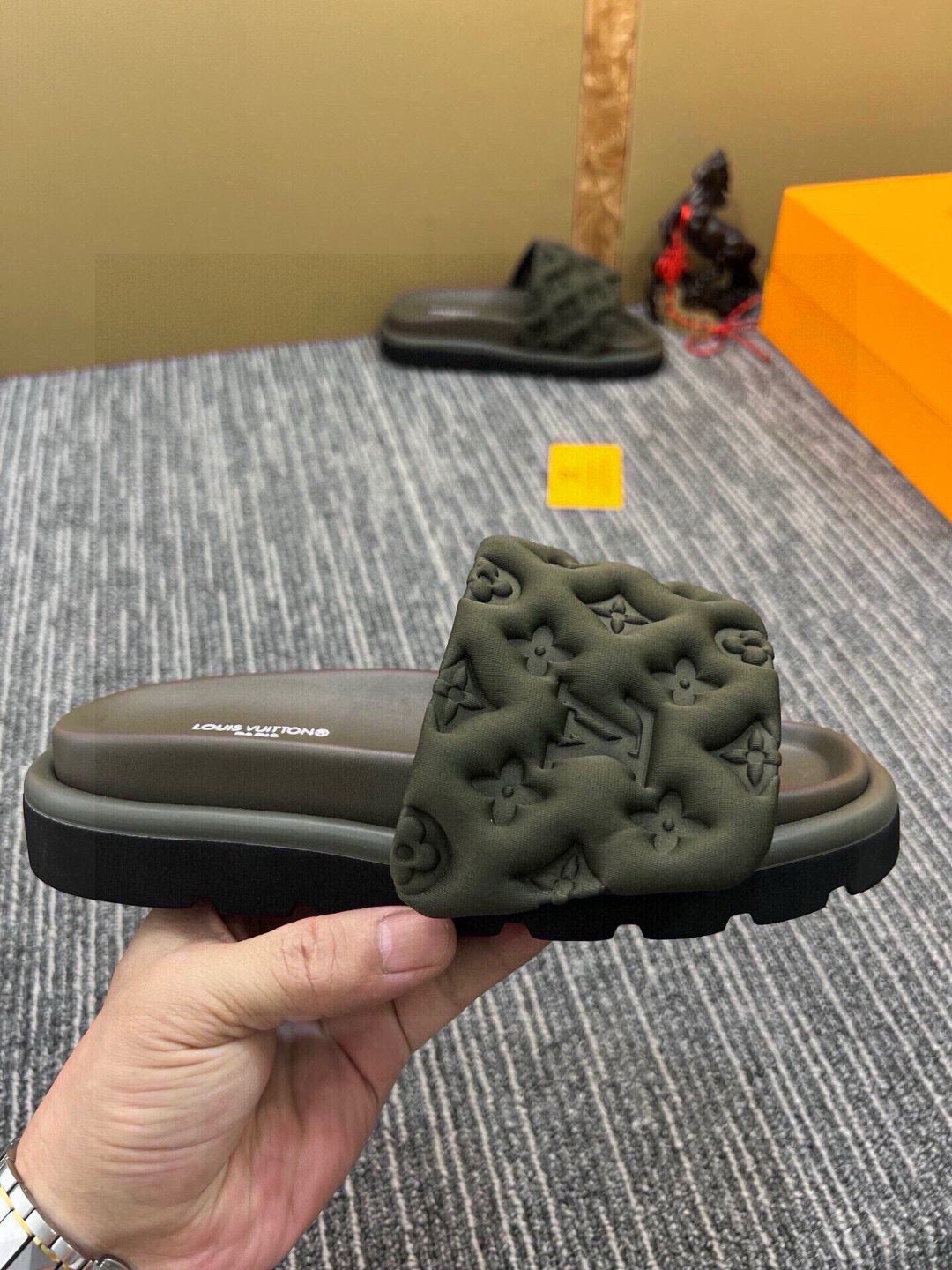 5QE13ZDE Stylish Slippers