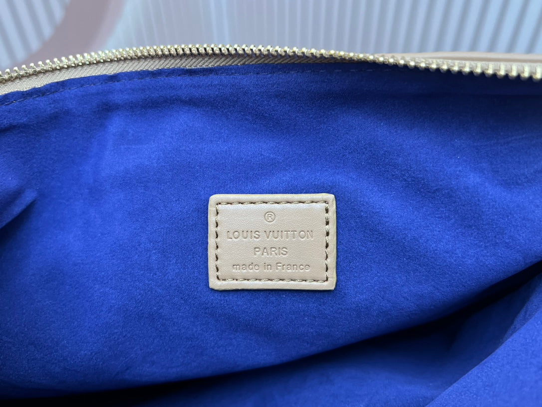 1XE181BDE Stylish leather bag