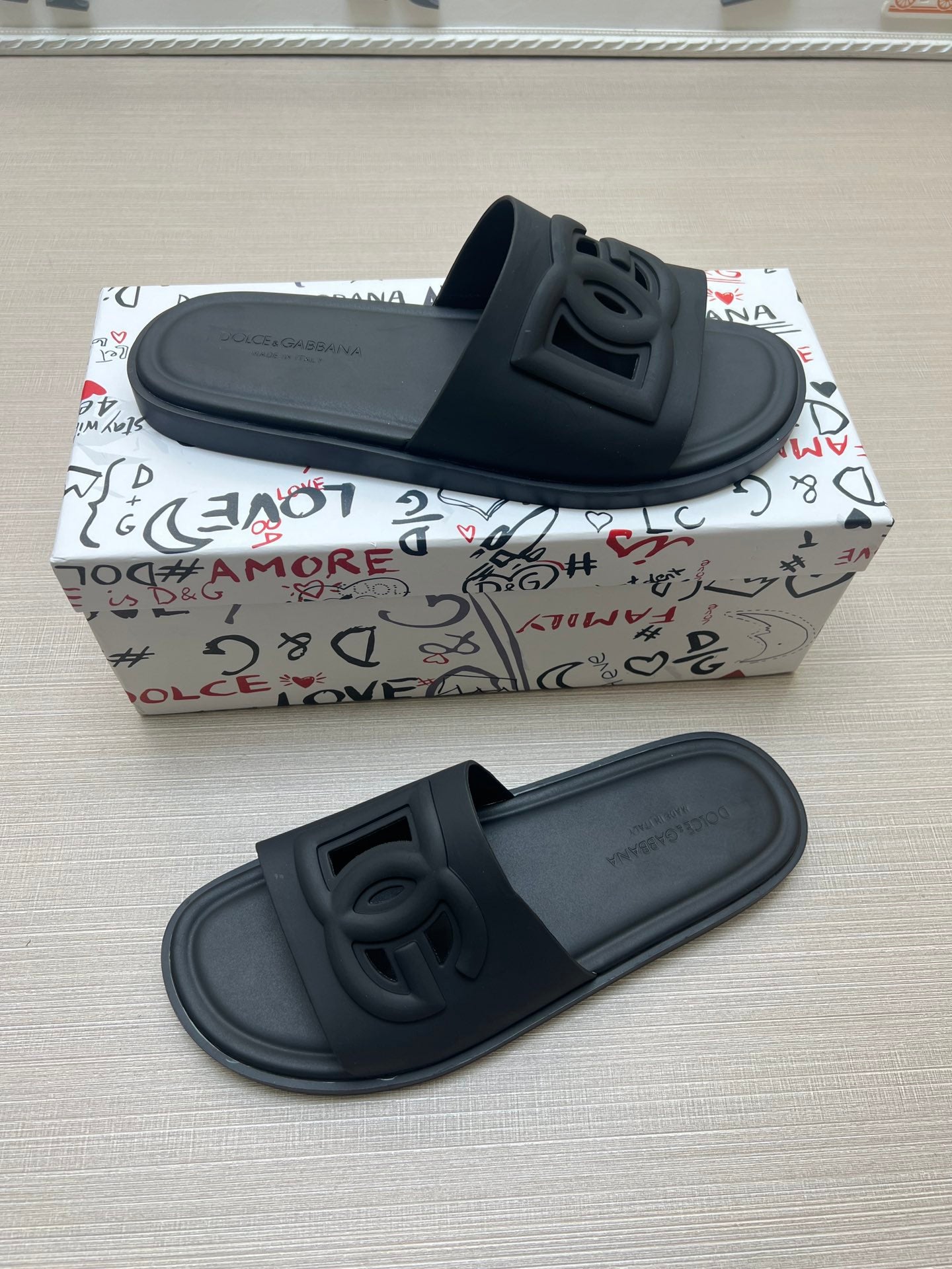 54A48ZDE Stylish slippers
