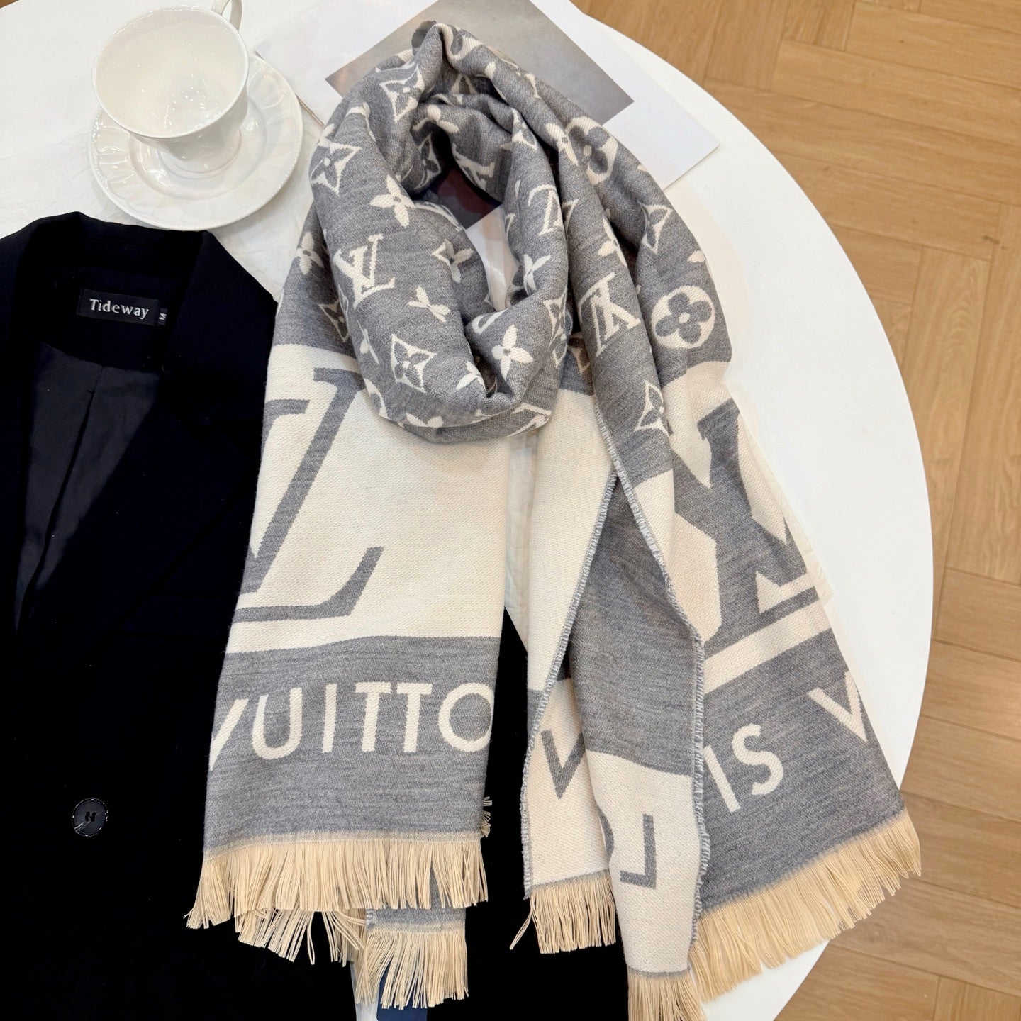 175RE40WDE Stylish Winter Scarves