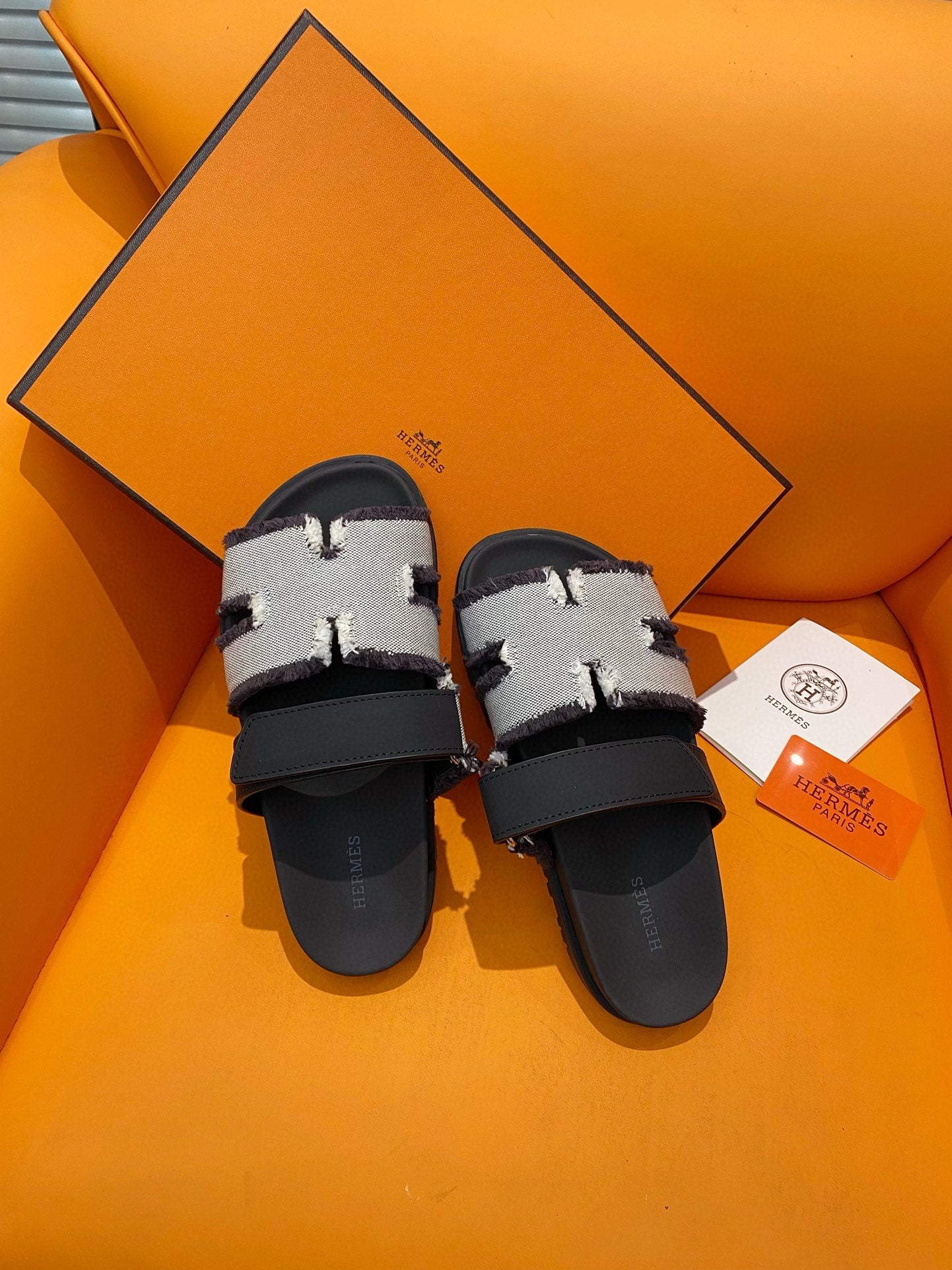 14H1ZDE Stylish sandals