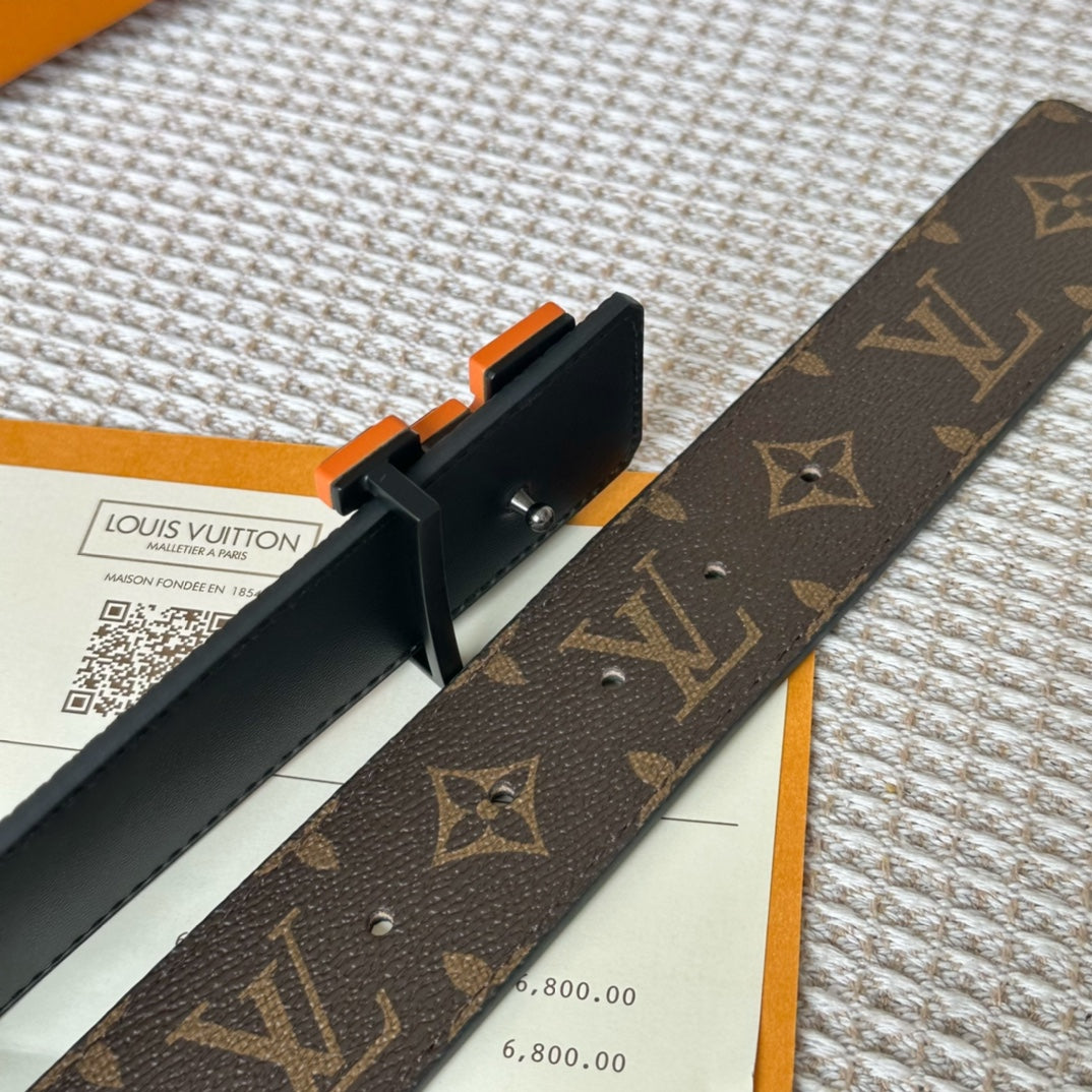 14E56PDE Stylish High quality belt With full package