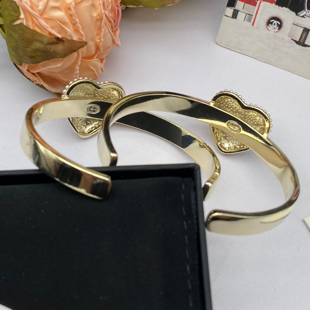 1NC212KDE Stylish Bracelets
