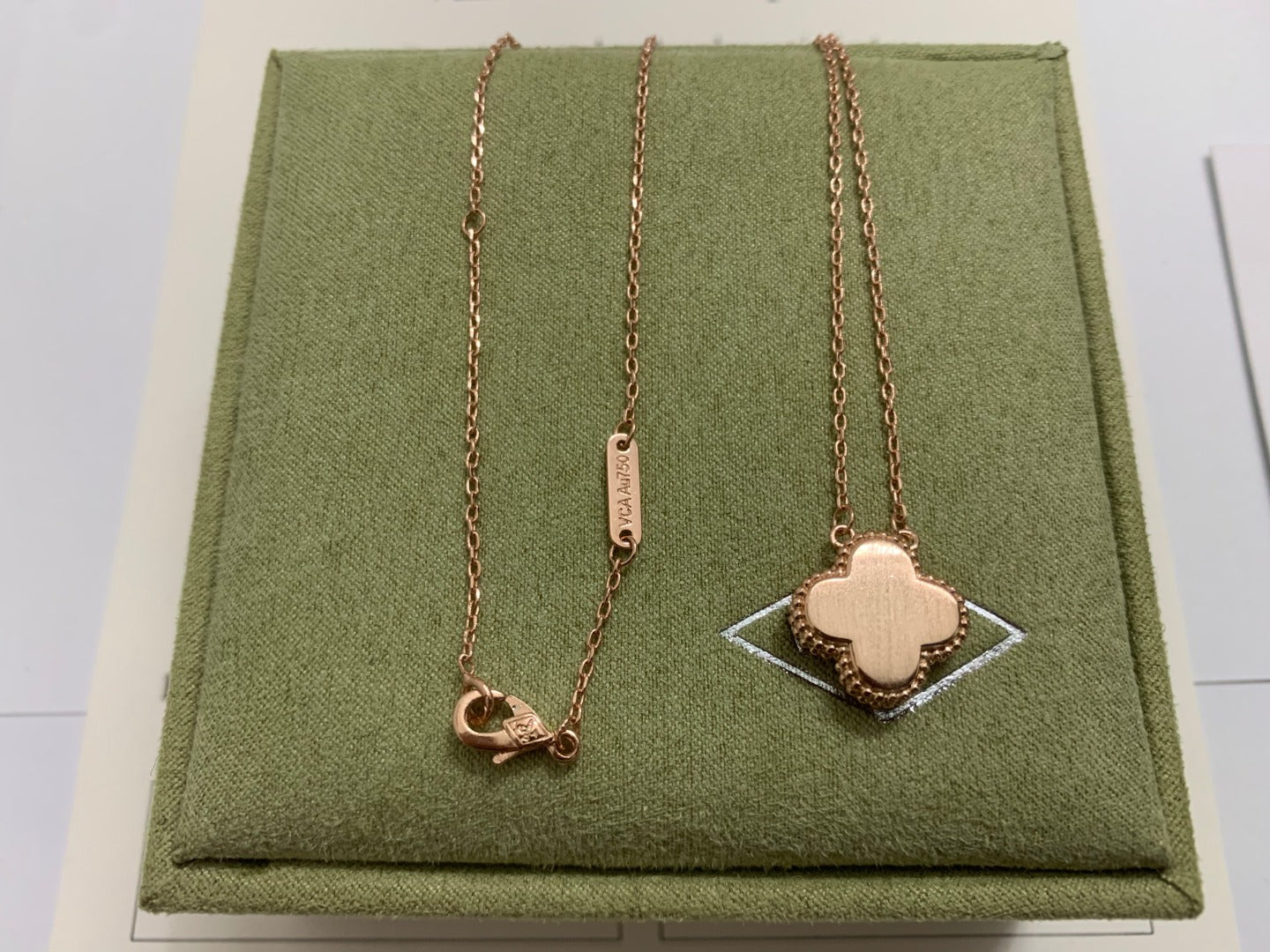 5XVA185XDE Stylish 1 flower necklace