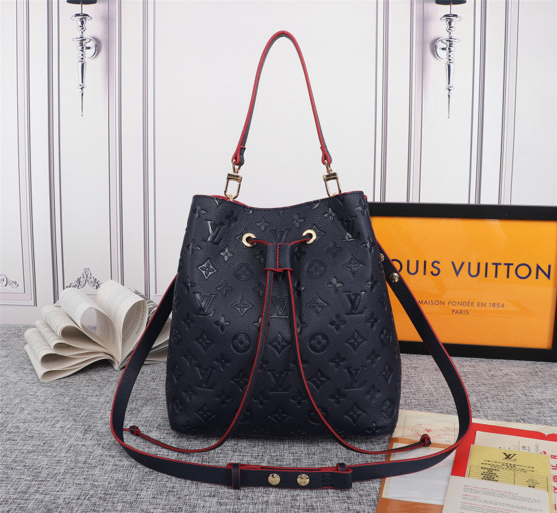 2XE60BDE Stylish leather bag