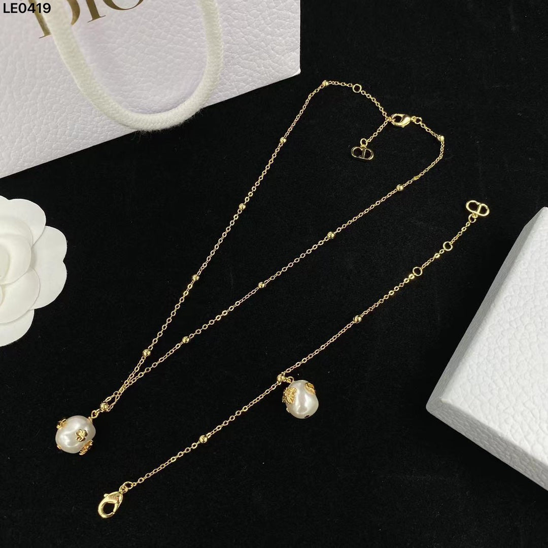 1YD405XDE Stylish Bracelets Necklaces