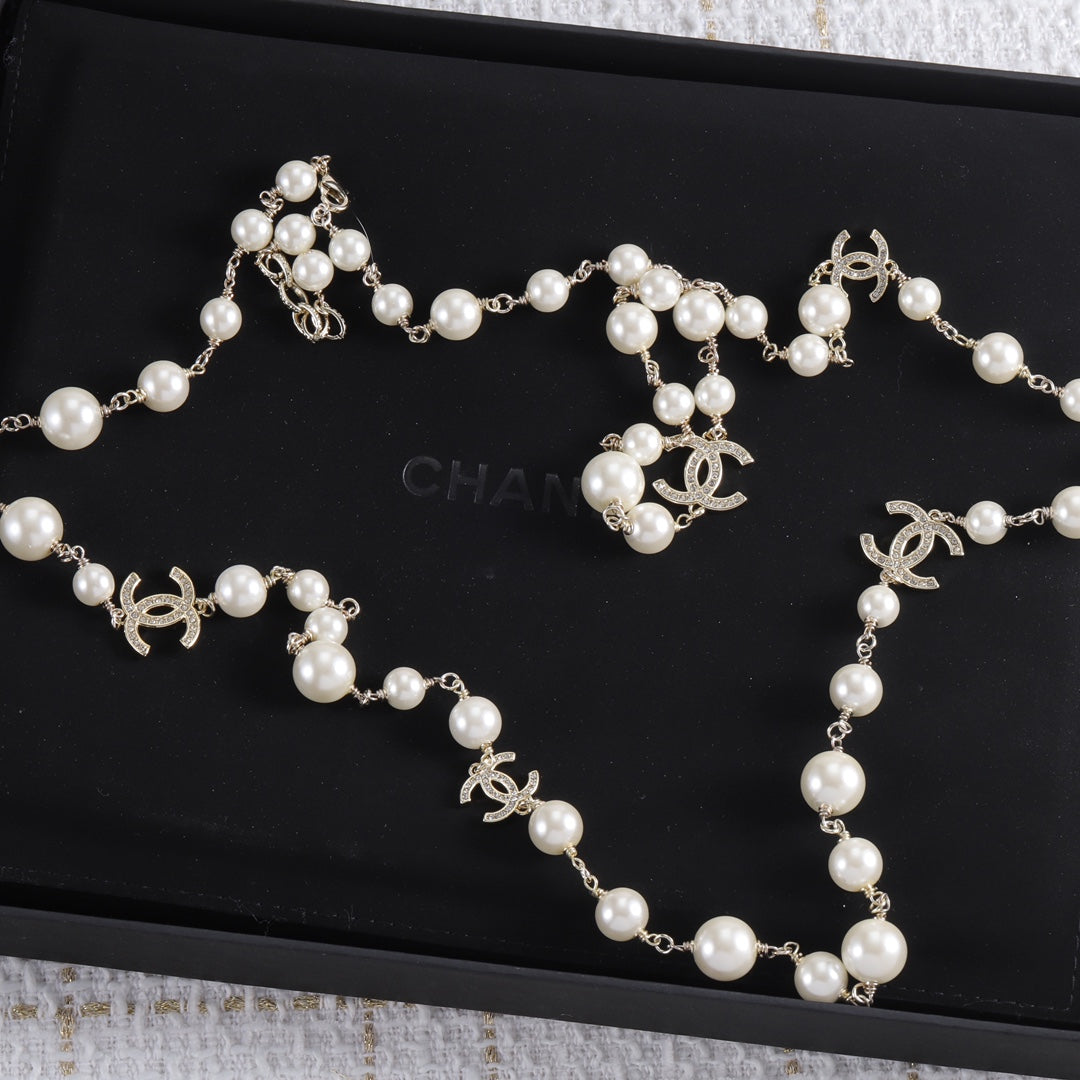 15NC18XDE Stylish Necklaces
