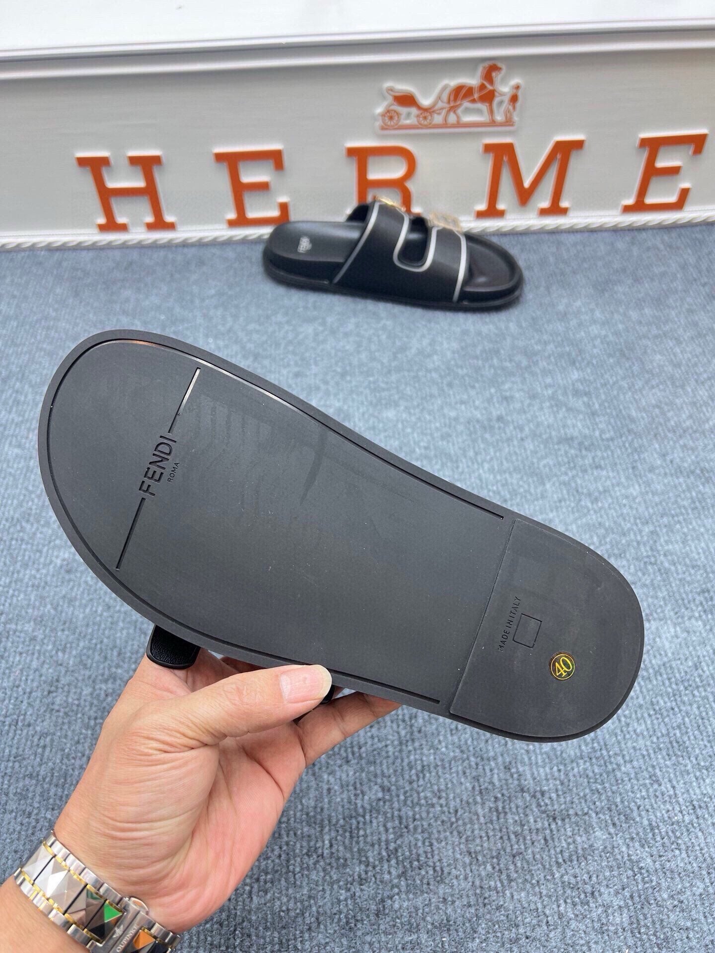 54F38ZDE Stylish slippers