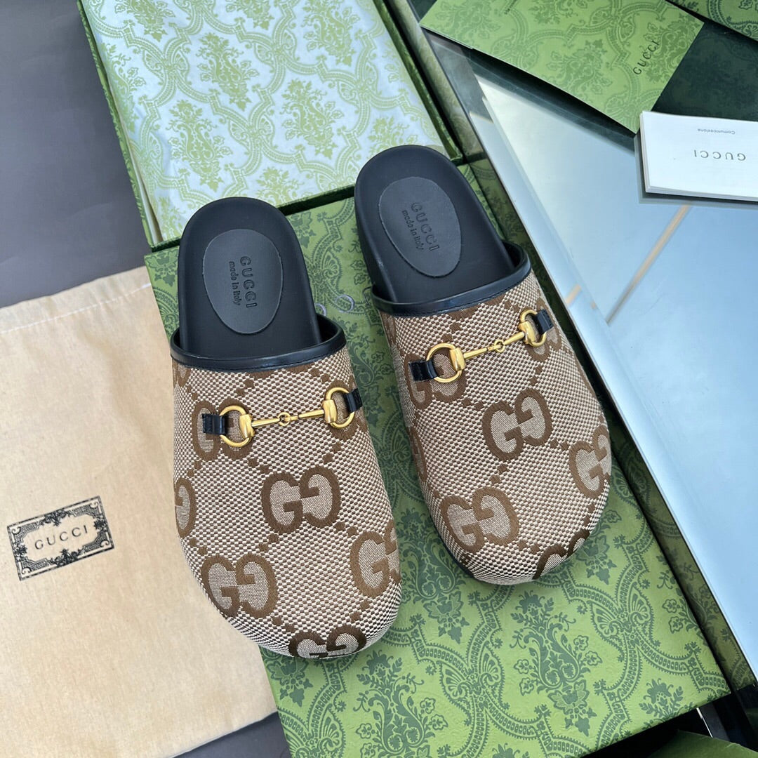 2YB26ZDE Stylish Slippers
