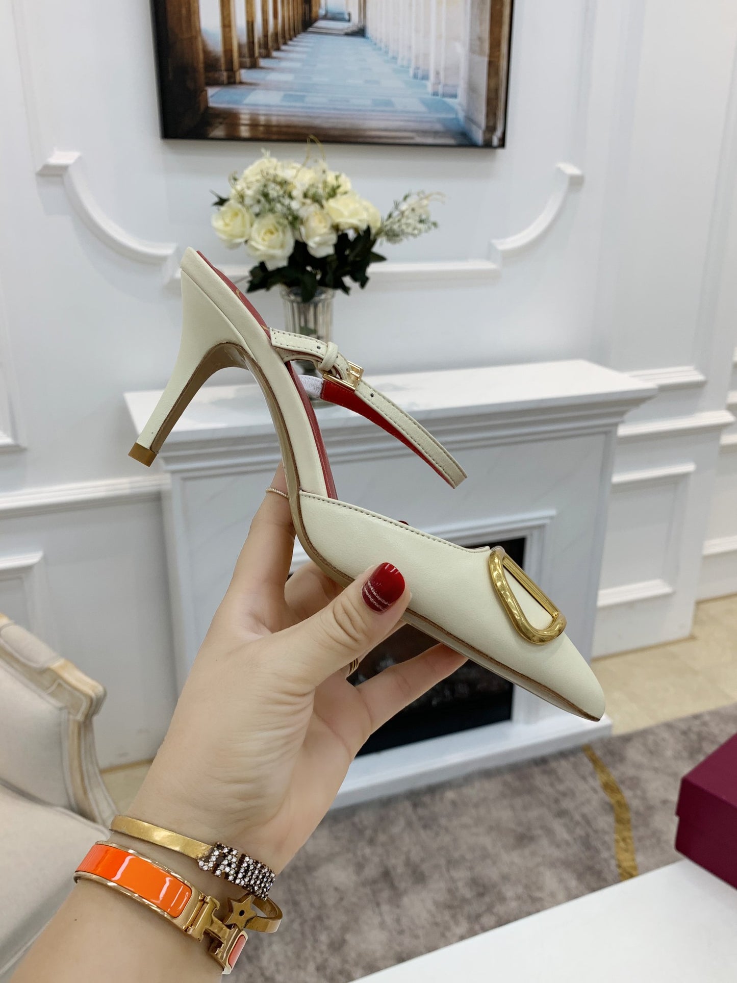 2YVL28ZDE Stylish leather High heels