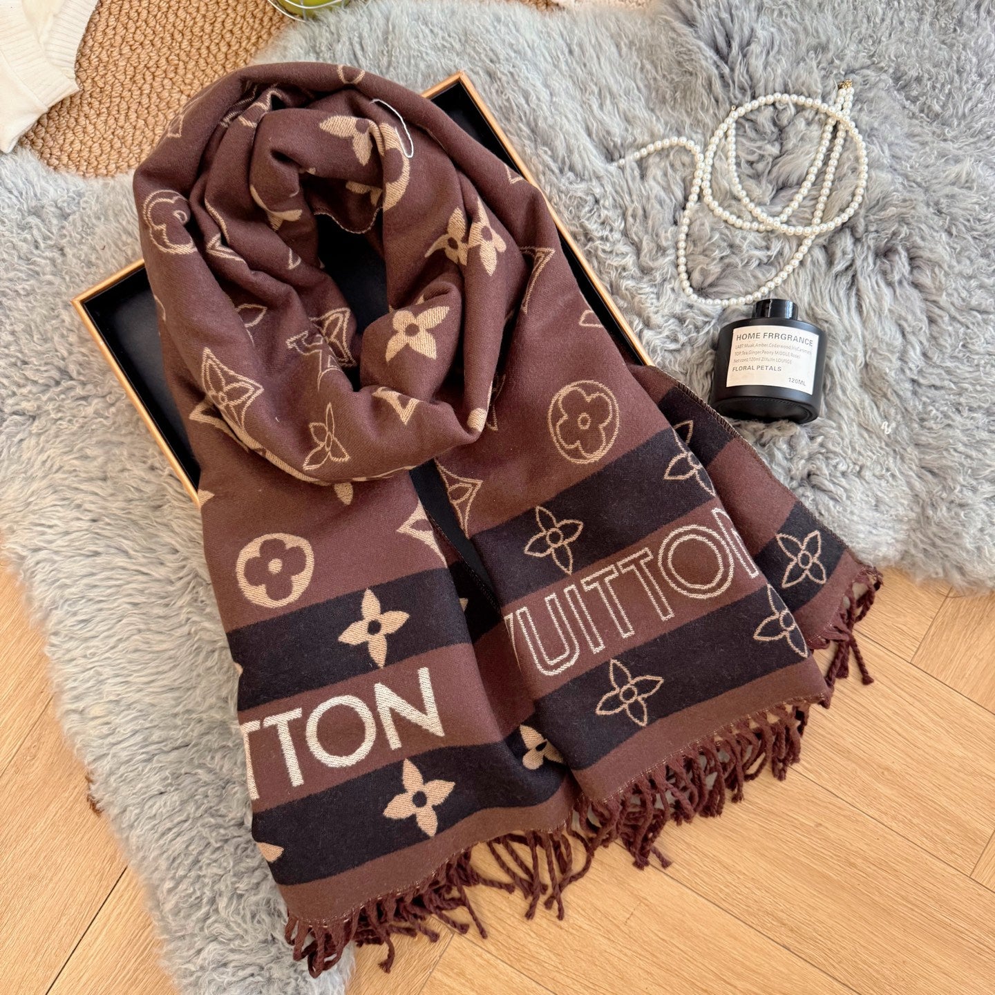 185ZE69WDE Stylish Winter Scarves