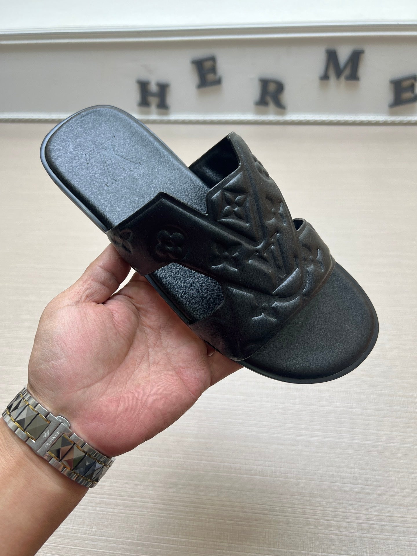 54E30ZDE Stylish slippers