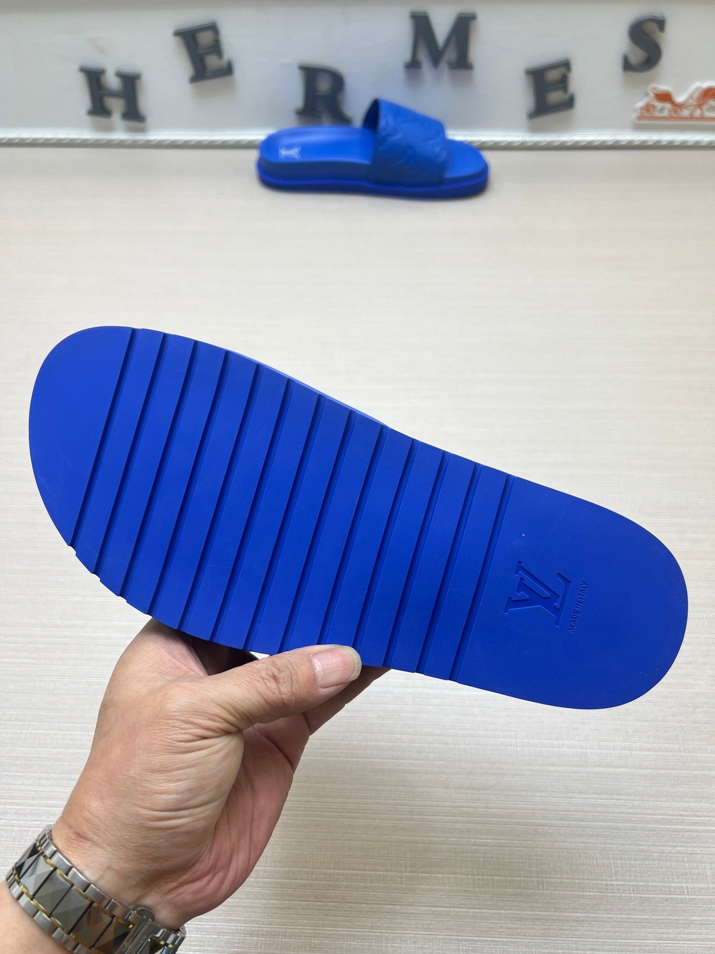 54E3ZDE Stylish slippers