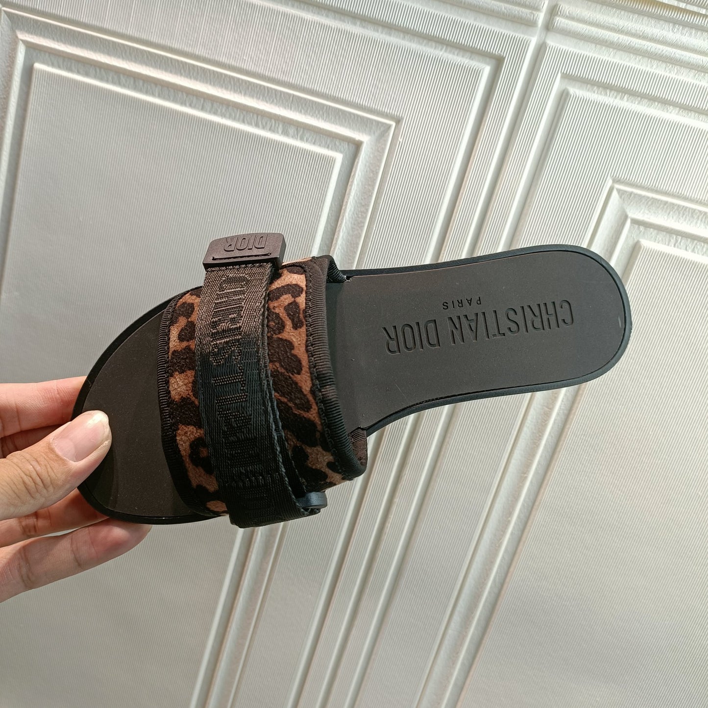 14D20ZDE Stylish Slippers
