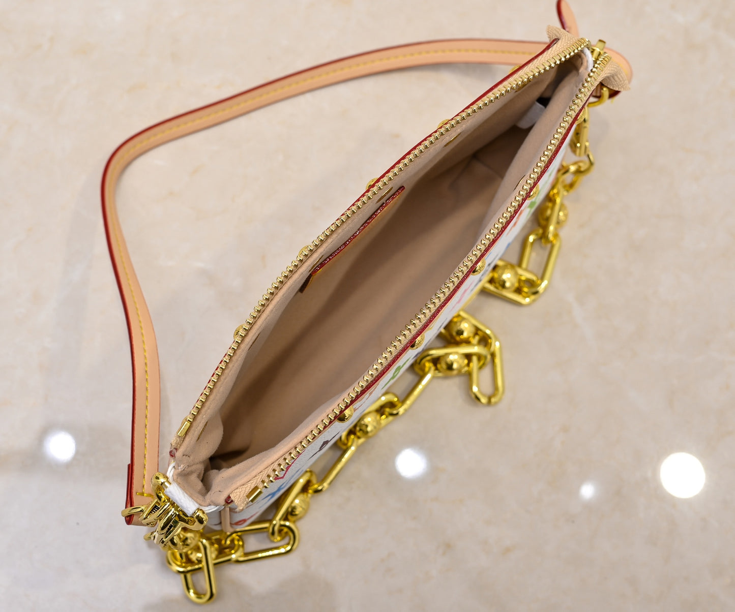 15XE12BDE Stylish leather bag