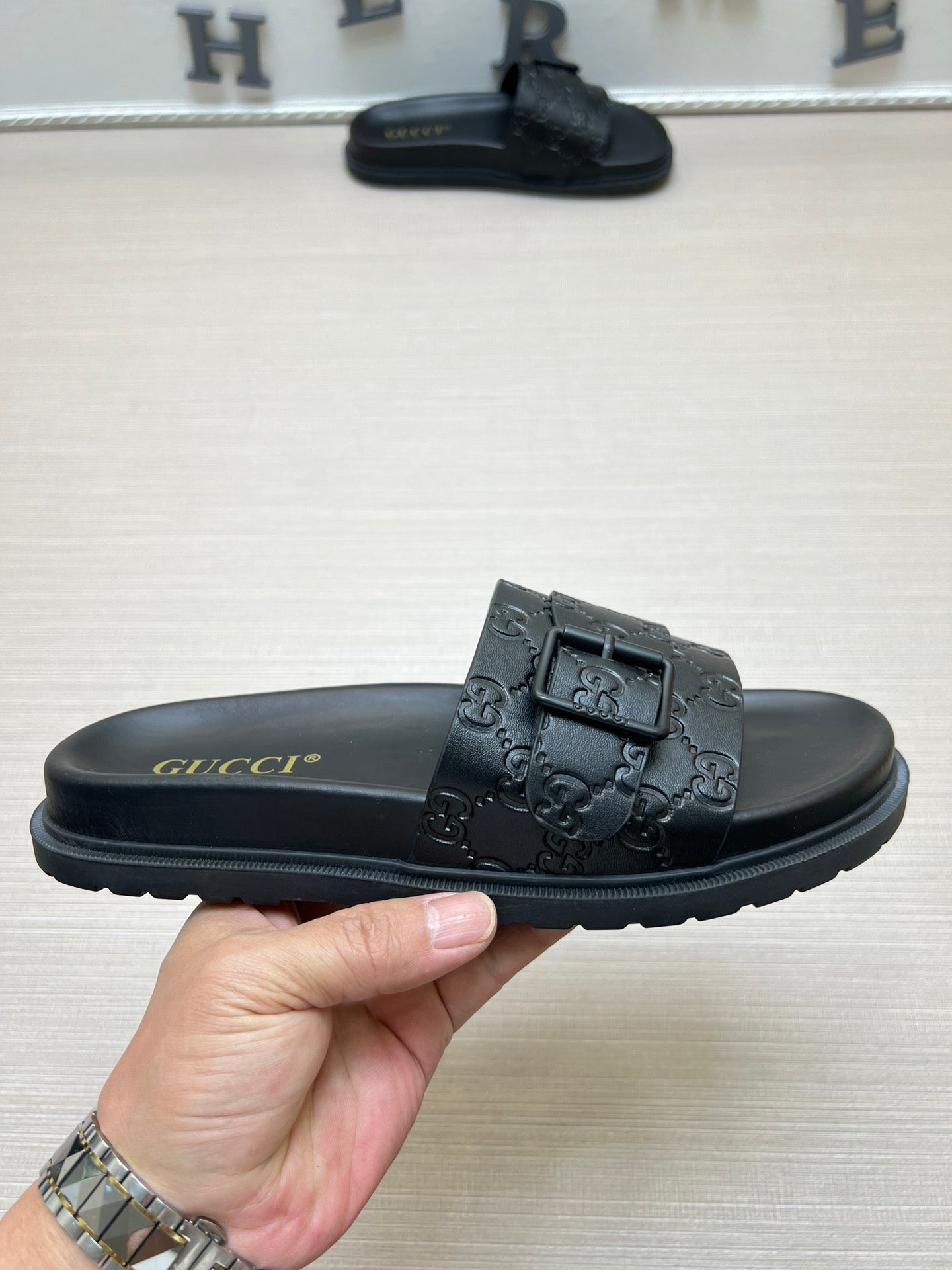 54B91ZDE Stylish slippers