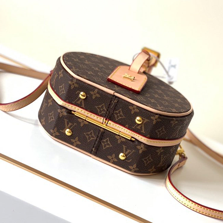 1E15BDE Stylish leather bag