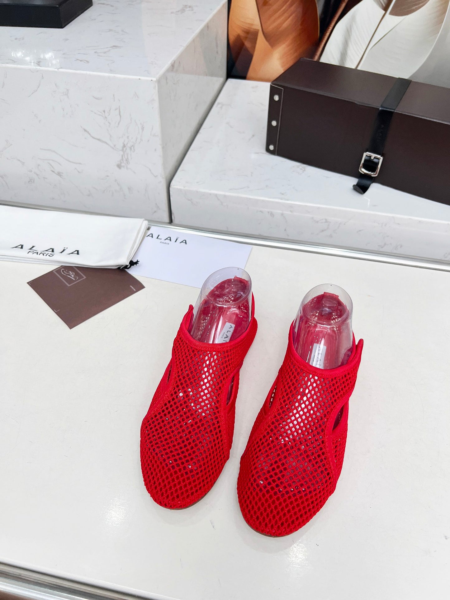 255QA24ZDE Stylish leather shoes