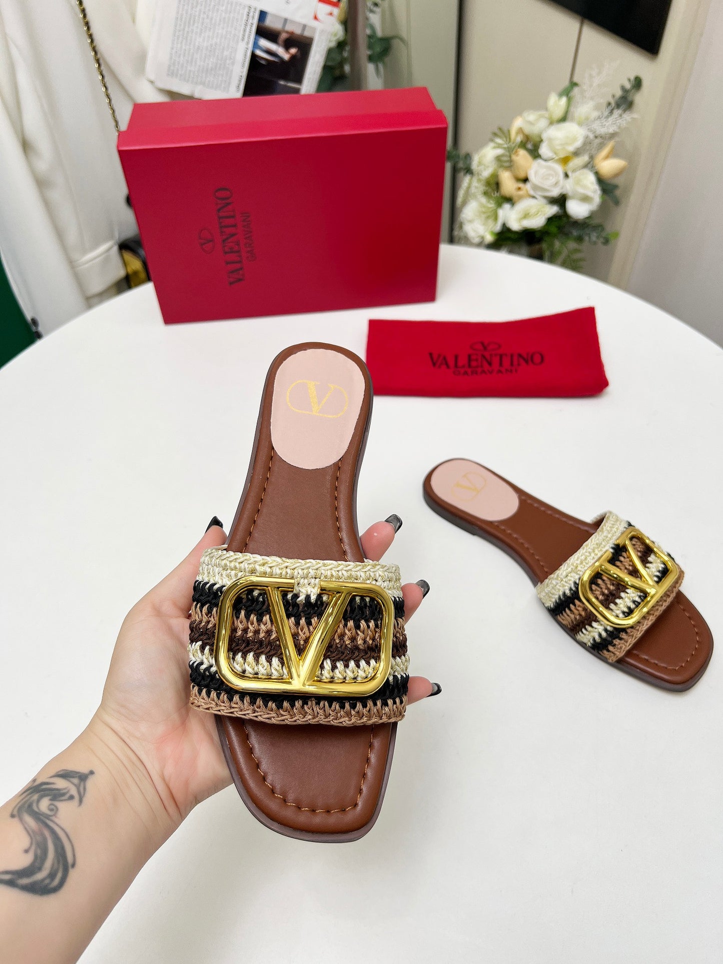 255QVL31ZDE Stylish leather Slippers