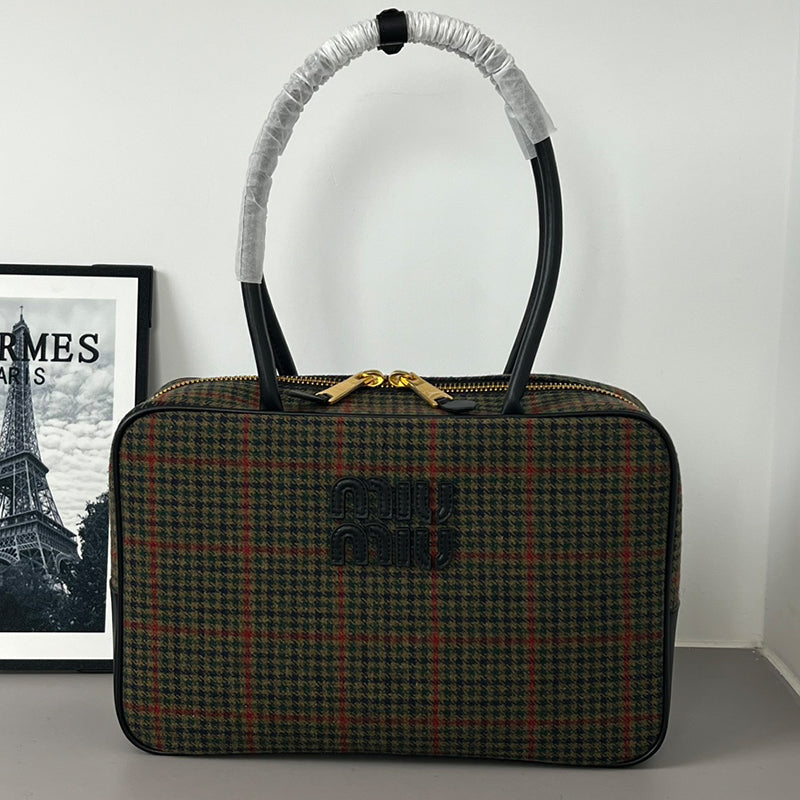 15RA46BDE Stylish bag
