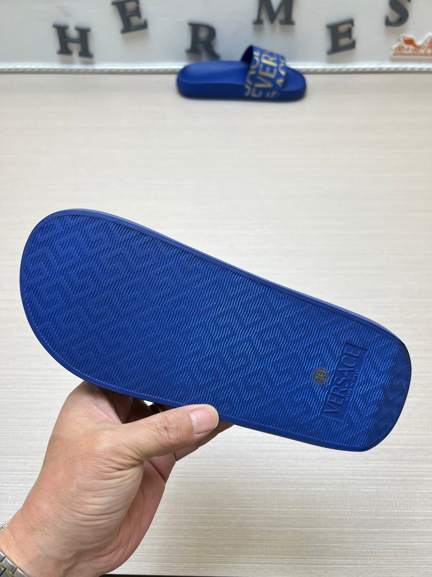 54V108ZDE Stylish slippers