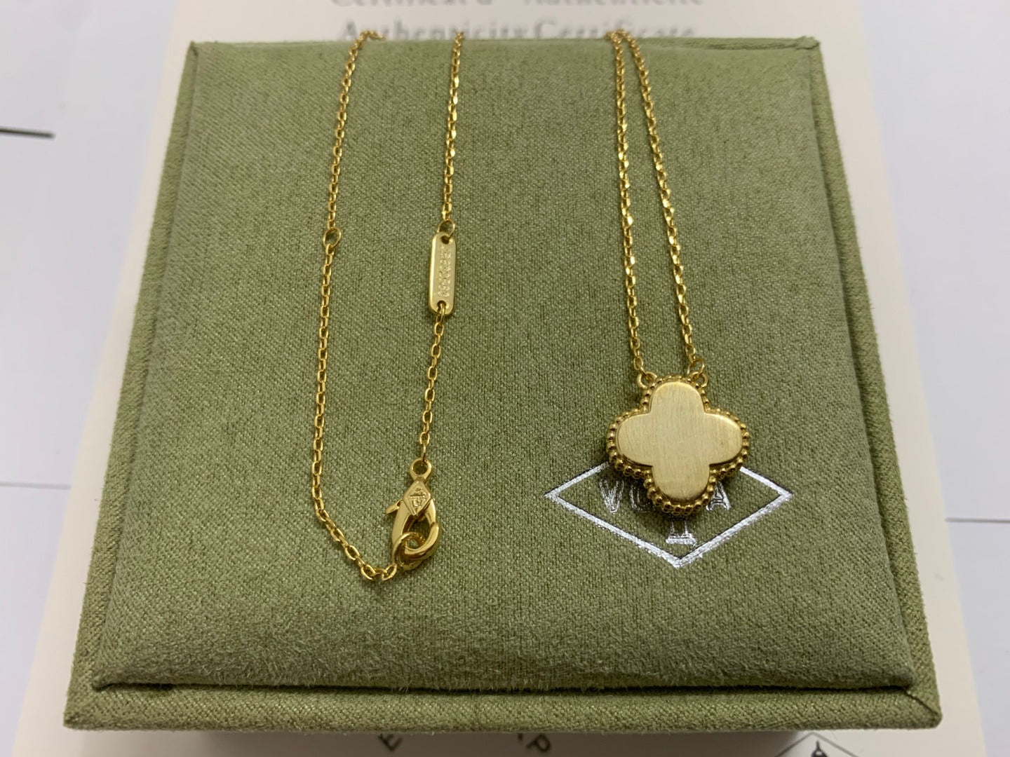 5XVA185XDE Stylish 1 flower necklace