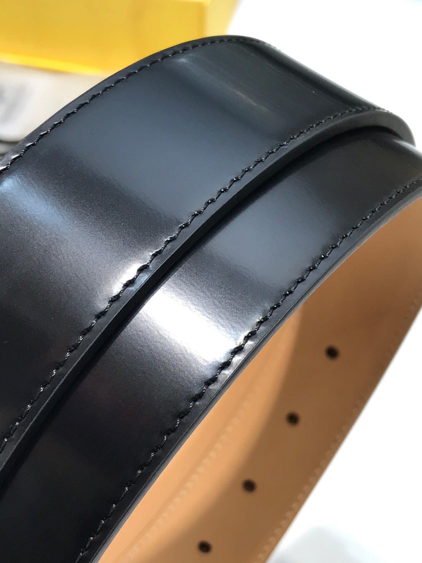 14F93PDE Stylish High quality belt With full package