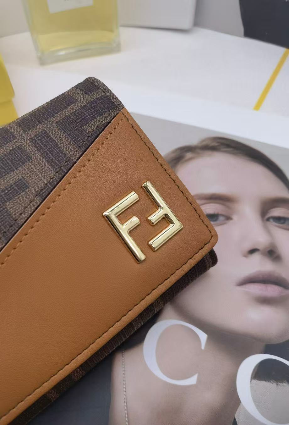 175NF25BDE Stylish leather wallets