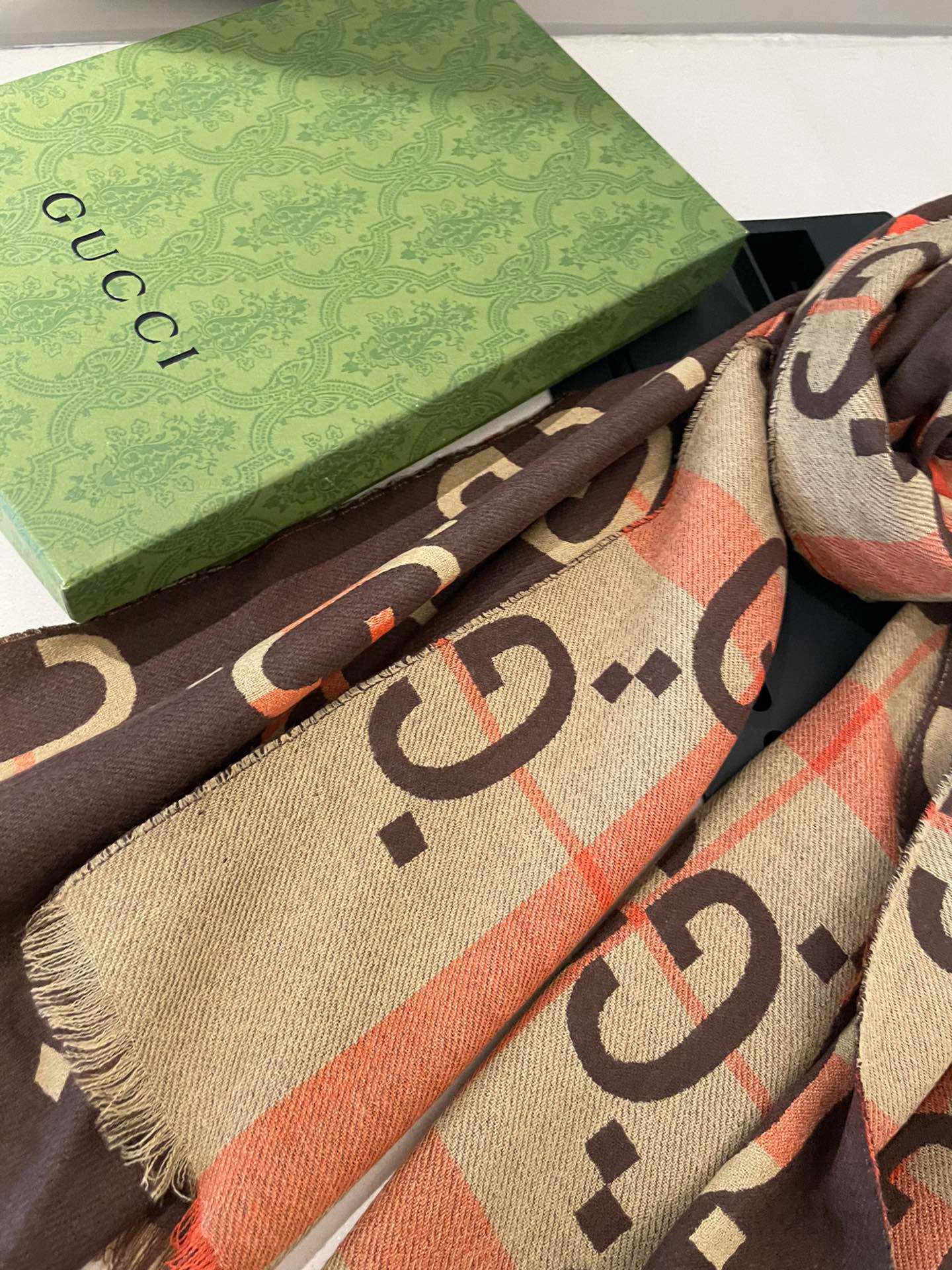 175RB7WDE Stylish Winter Scarves