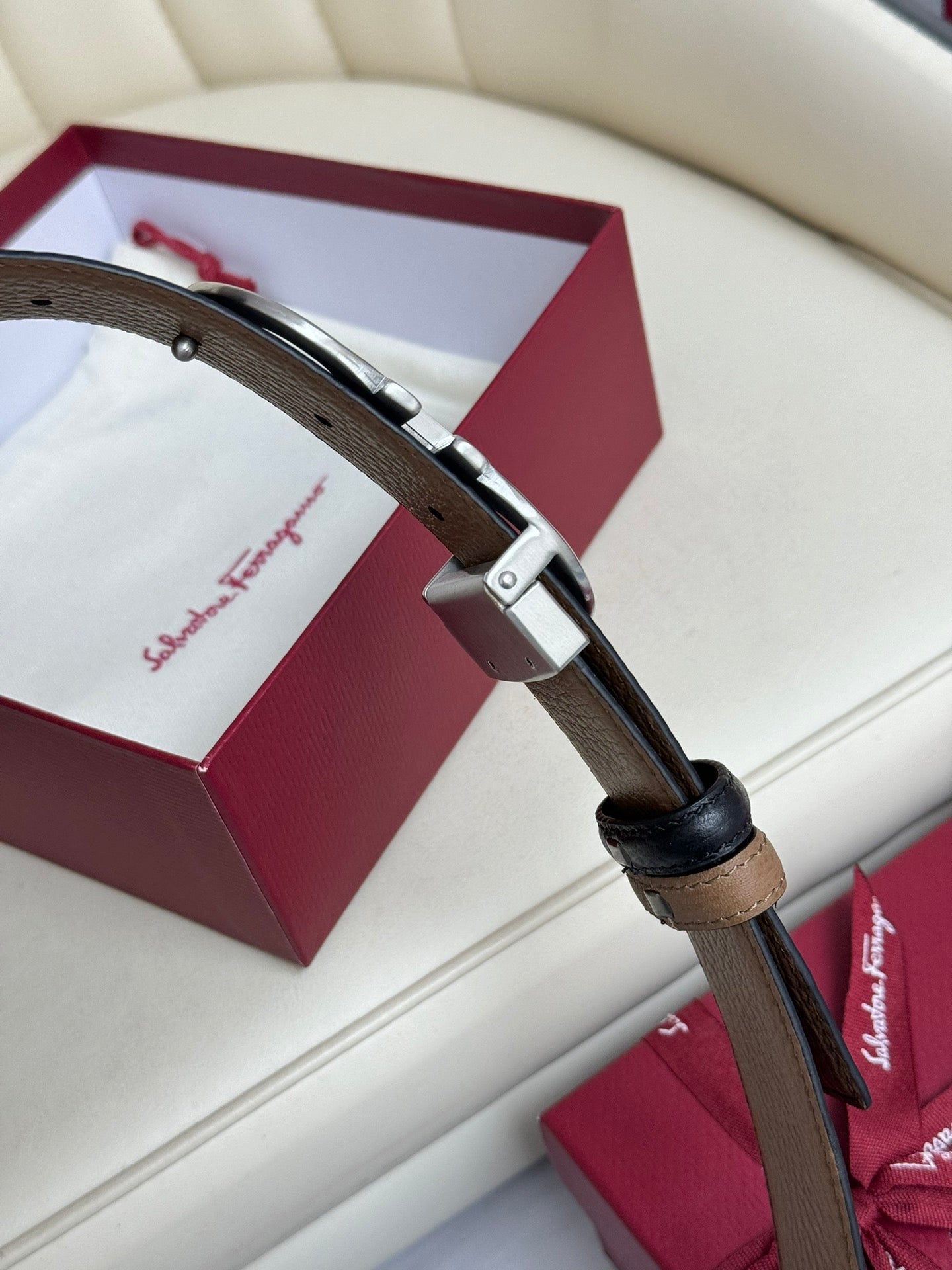 1WA169PDE Stylish High quality belt With full package