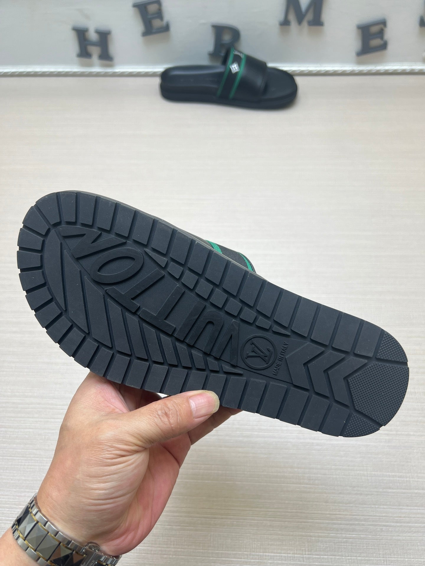 54E10ZDE Stylish slippers