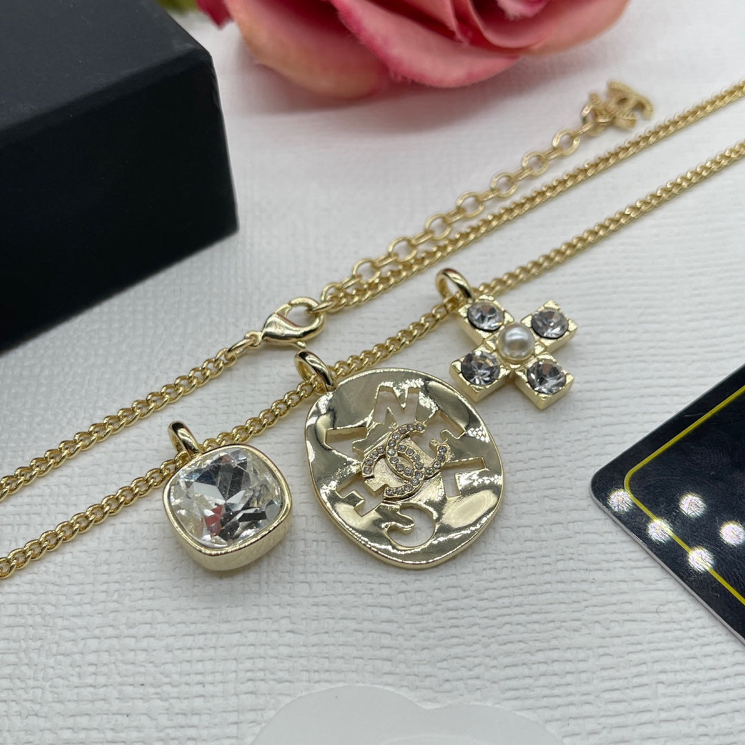 14C916DE Stylish Necklaces
