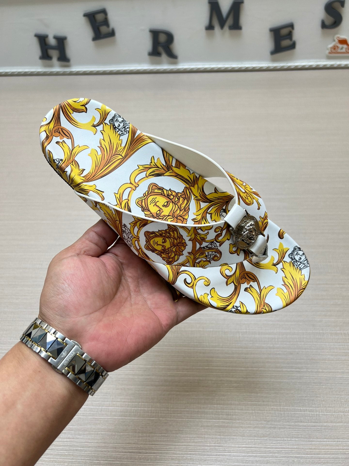 54V96ZDE Stylish slippers