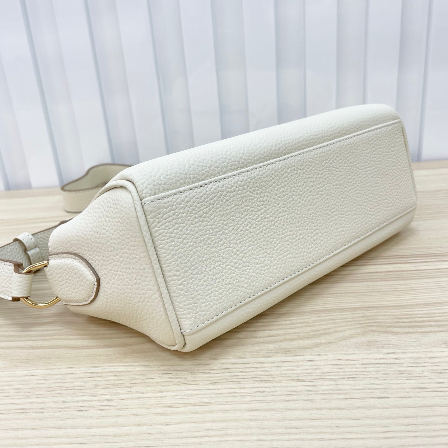 15RH4BDE Stylish leather bag
