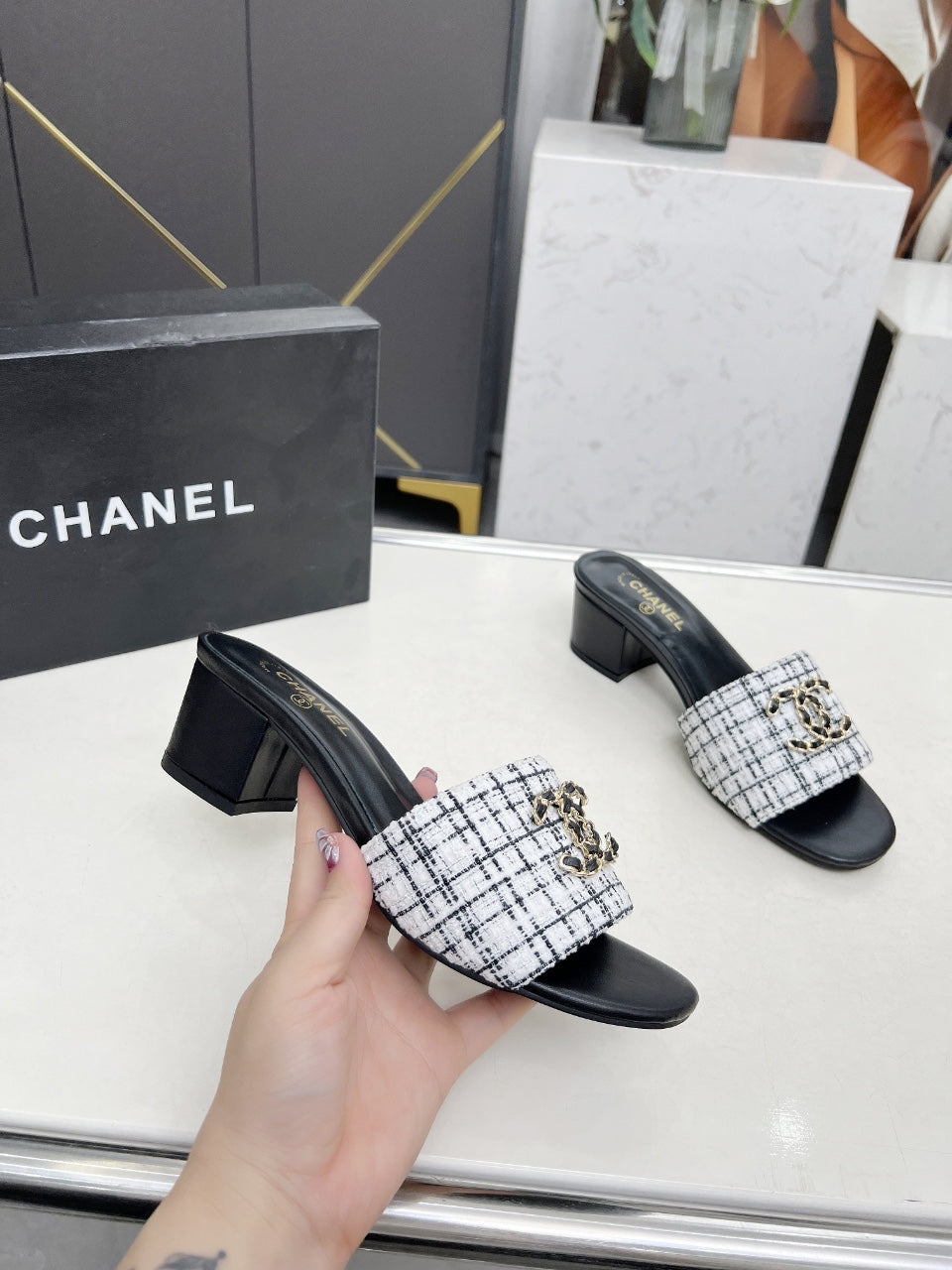 255QB30ZDE Stylish leather shoes