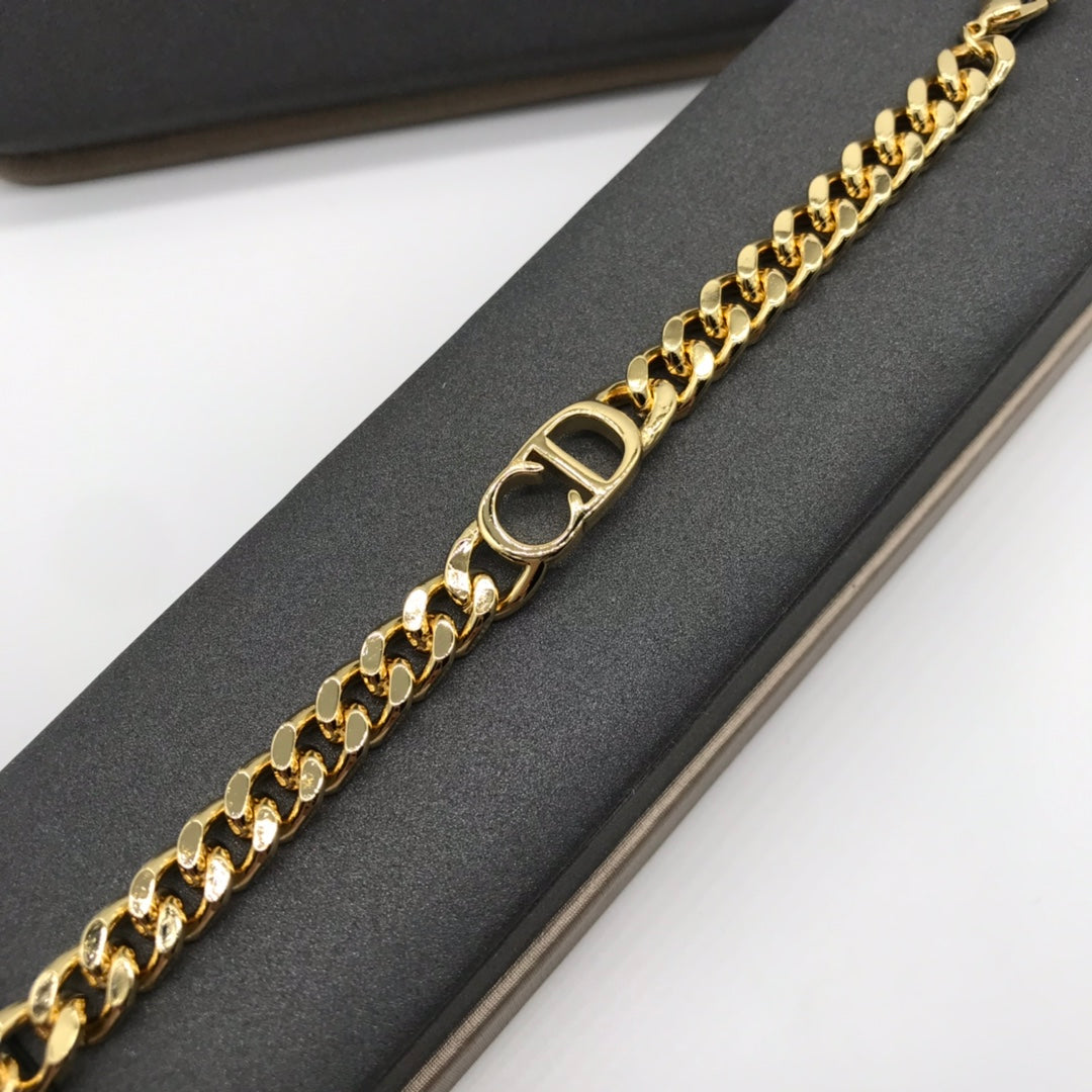 1D14XDE Stylish Bracelets