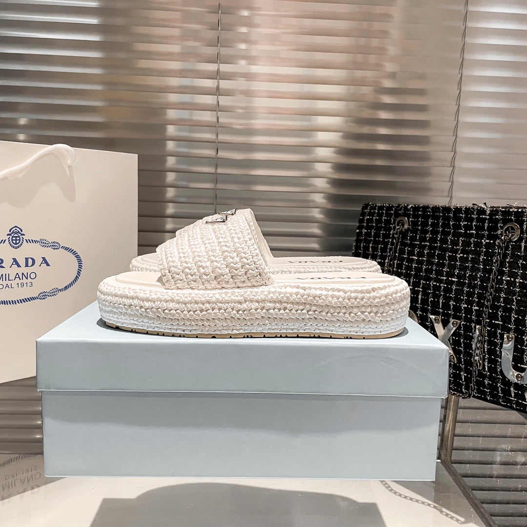 14PD21ZDE Stylish slippers