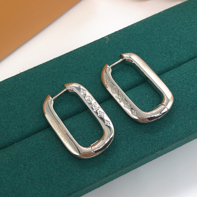 3E107EDE Stylish Earrings