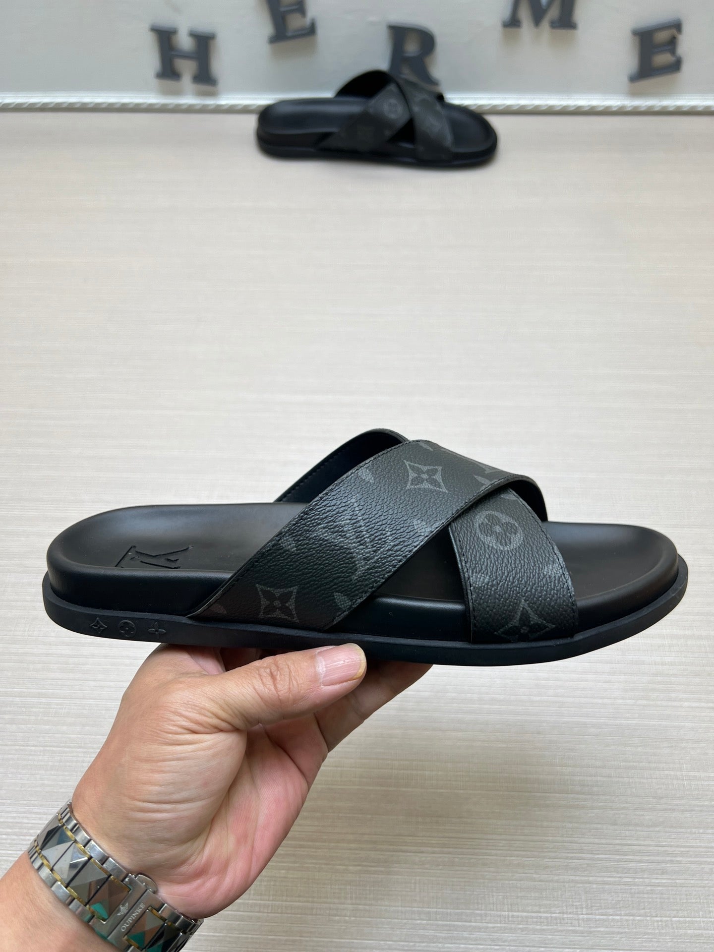 54E56ZDE Stylish slippers
