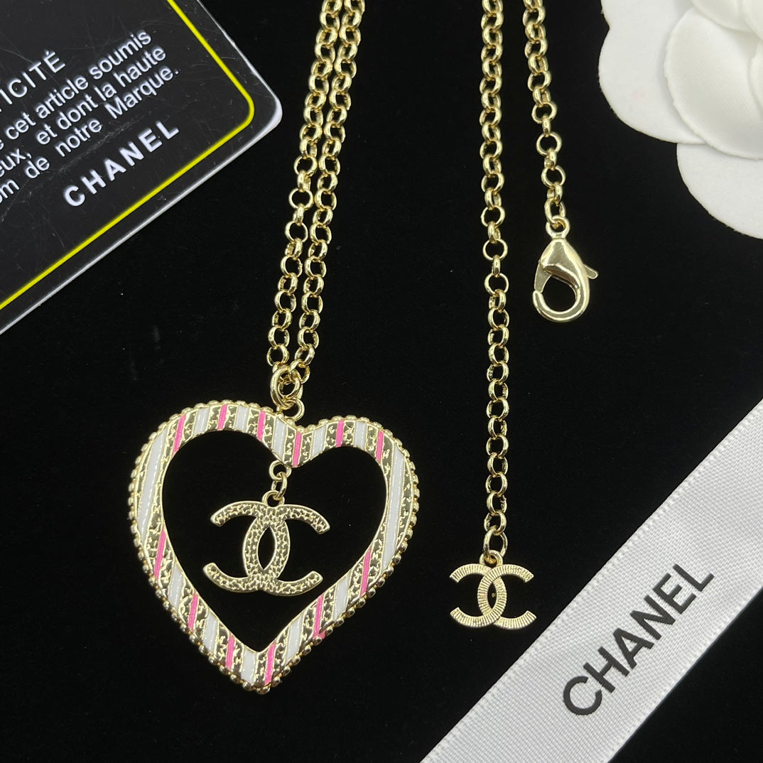 14C929XDE Stylish Necklaces