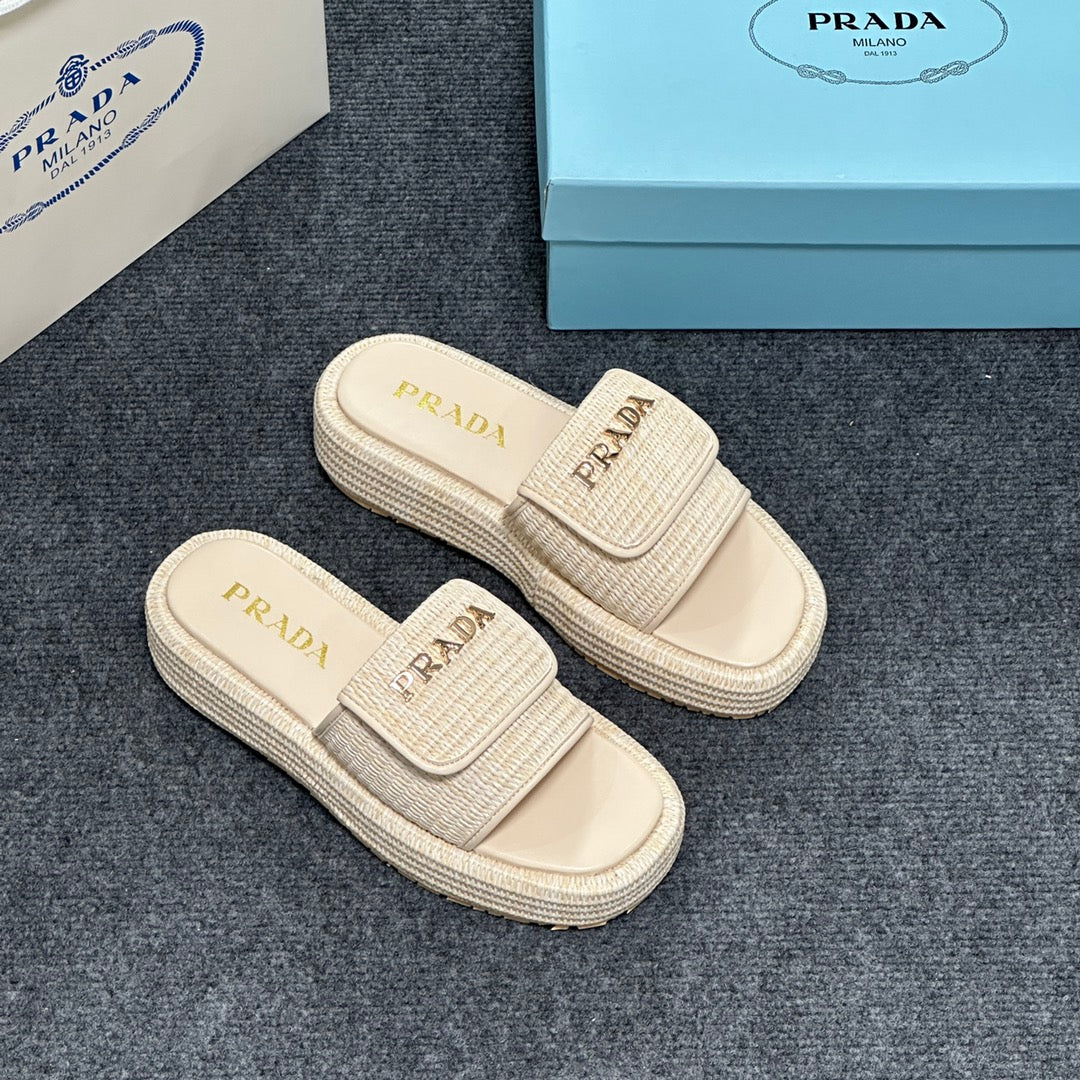 14PD24ZDE Stylish slippers